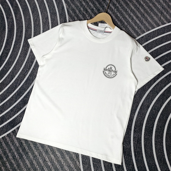 モンクレールTシャツ正面デザイン